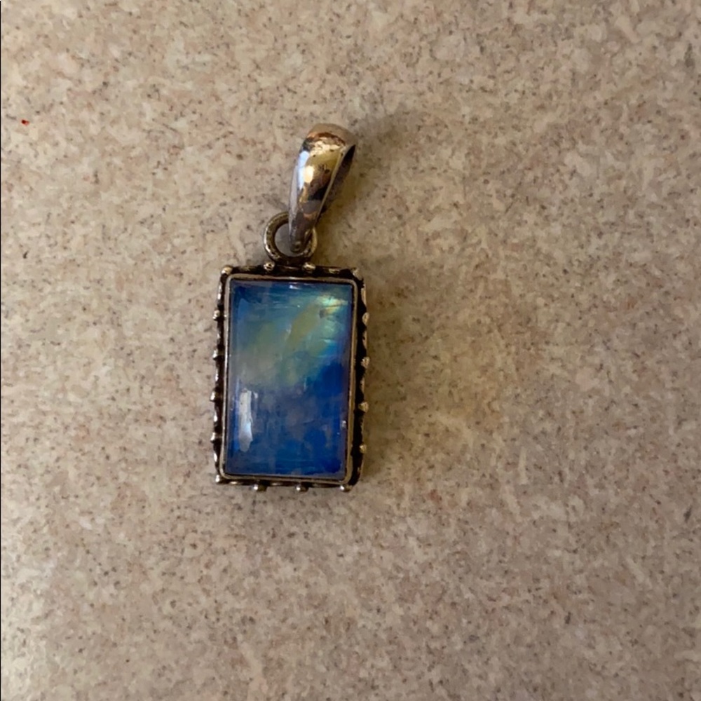 NWOT 💙 Moonstone & Sterling Silver Pendant